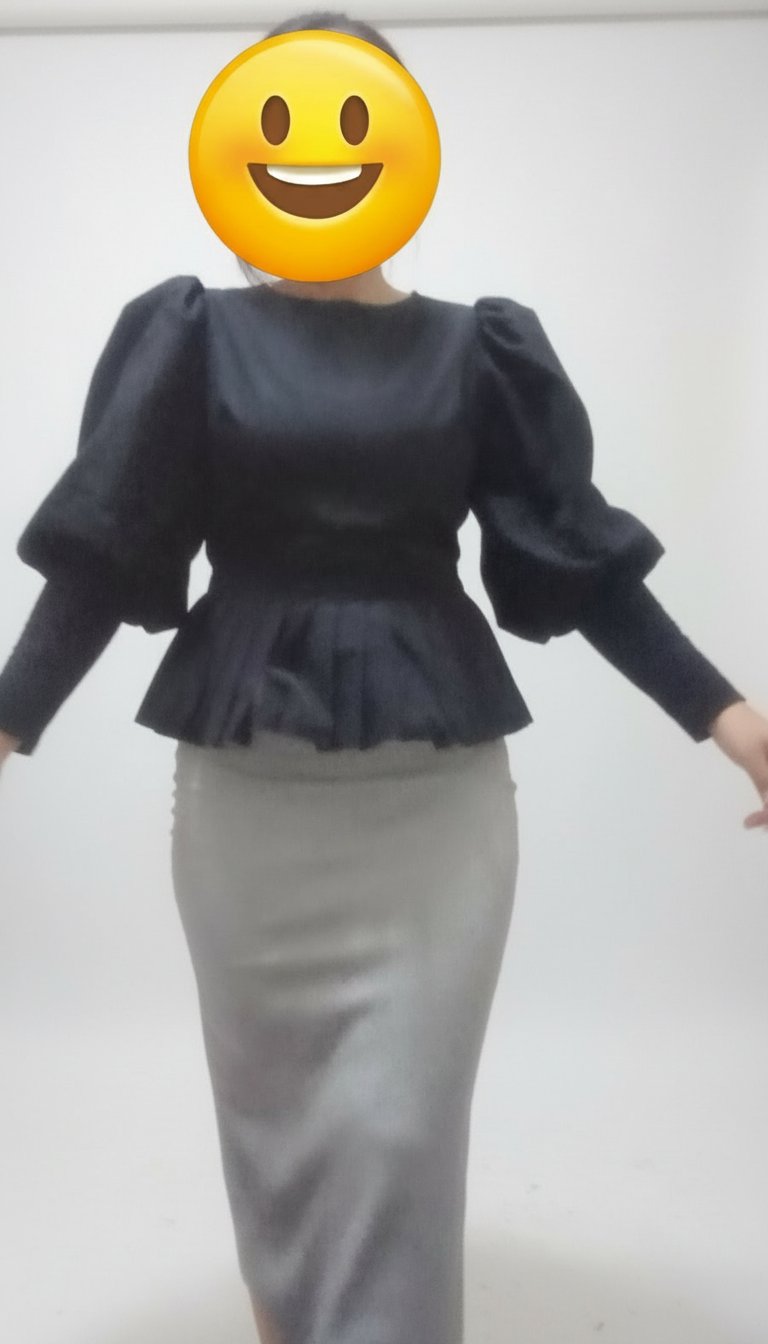 Chemise a manches bouffantes 