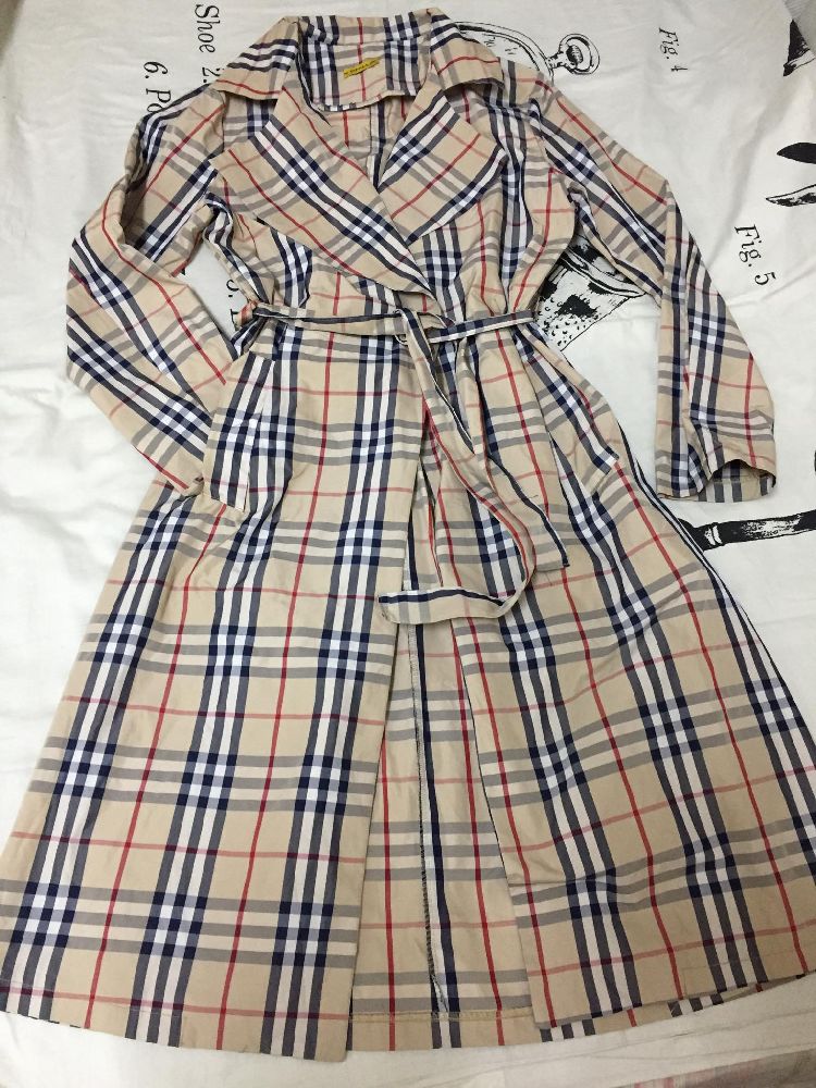 Trench coat , style Burberry. Etat neuf 