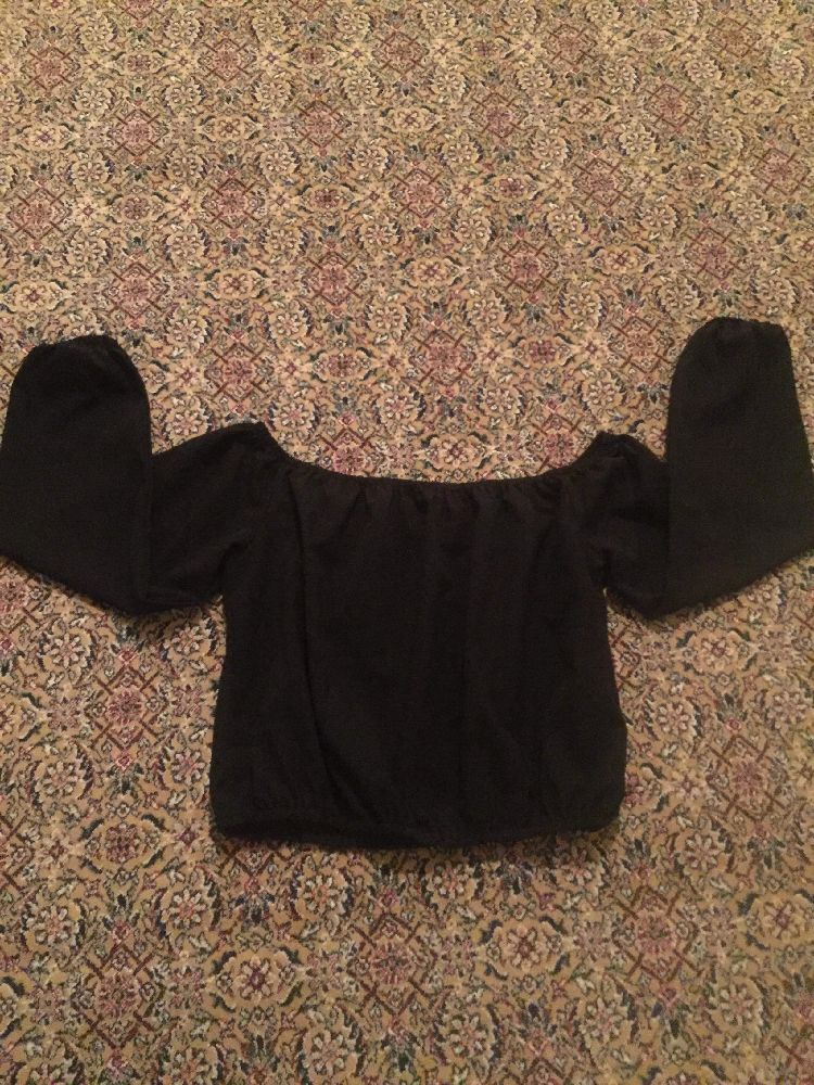 pull/chemise  epaules nus 