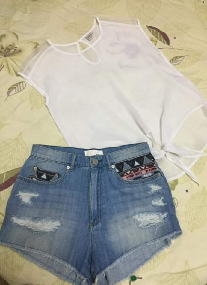short taille extra haute , marque Garage