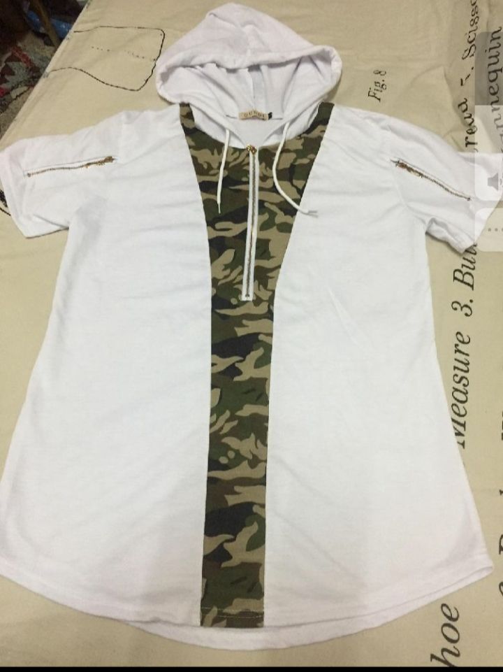 Pull avec capuche , importé