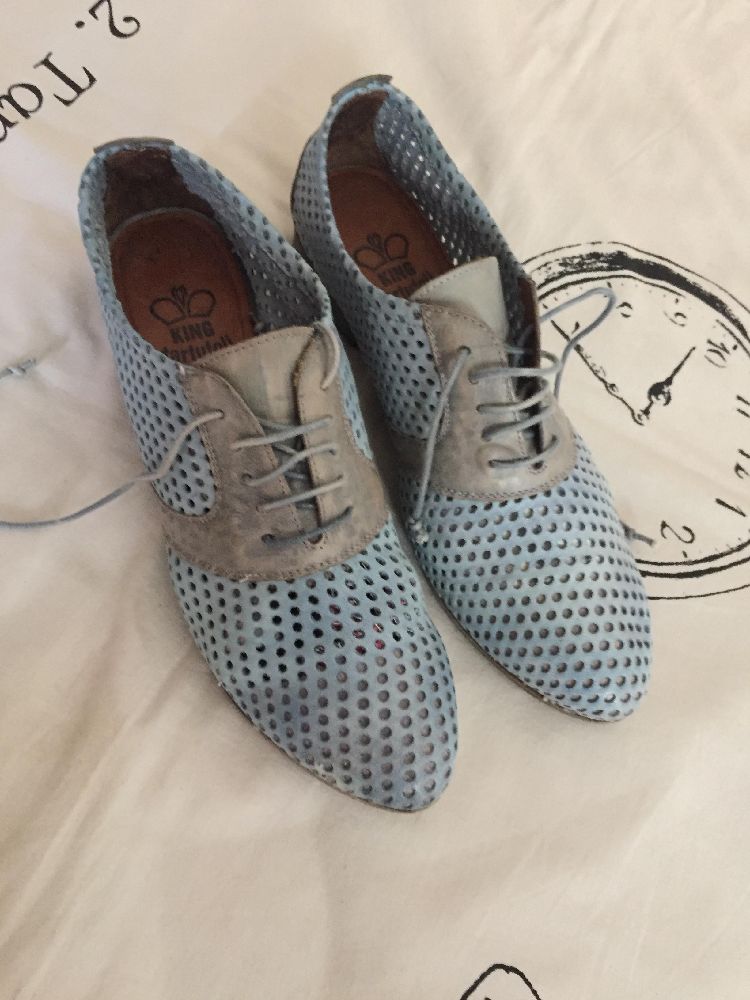 Derbies  en vrai cuir , importation France 