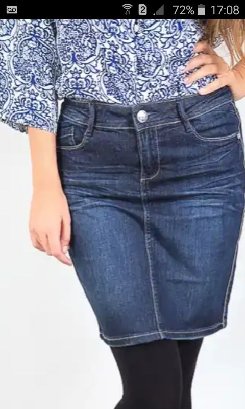 jupe jeans , tissue  qualité  top et tres souple 