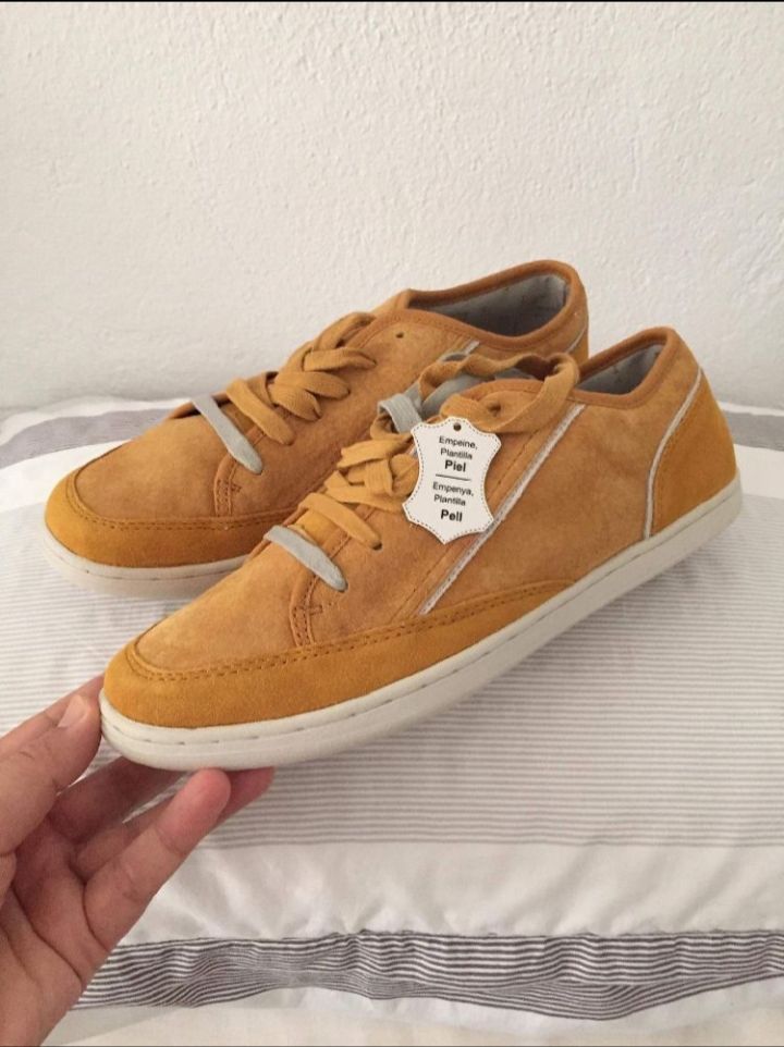Chaussures vrai cuir , marque La Halle 