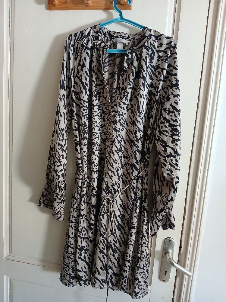 Robe tunique en satin effet tigré 