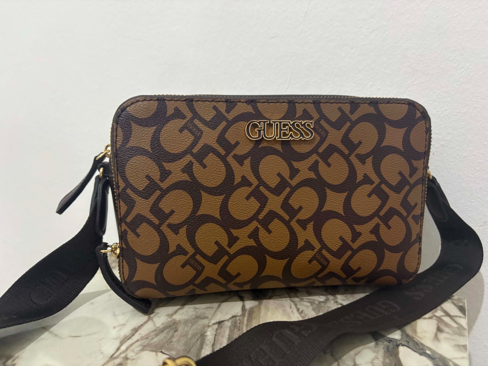 SAC GUESS