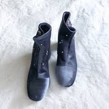 Stradivarius velvet booties