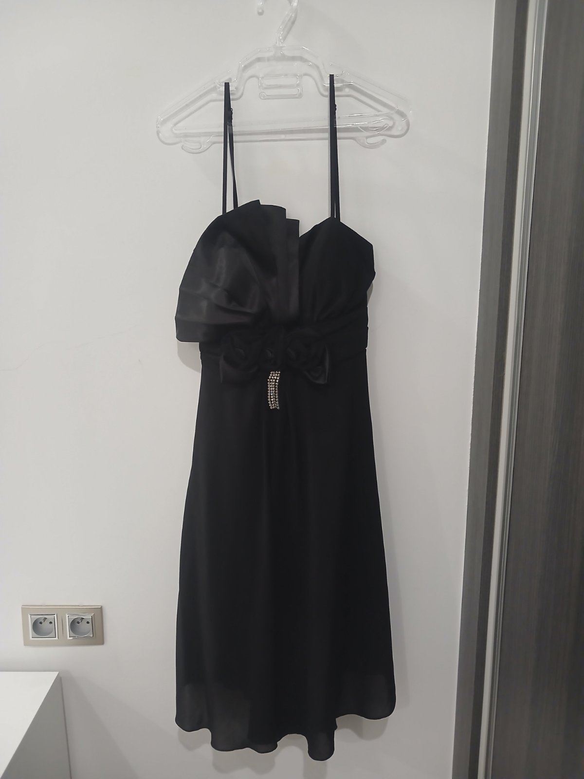 Une robe soirée noire 