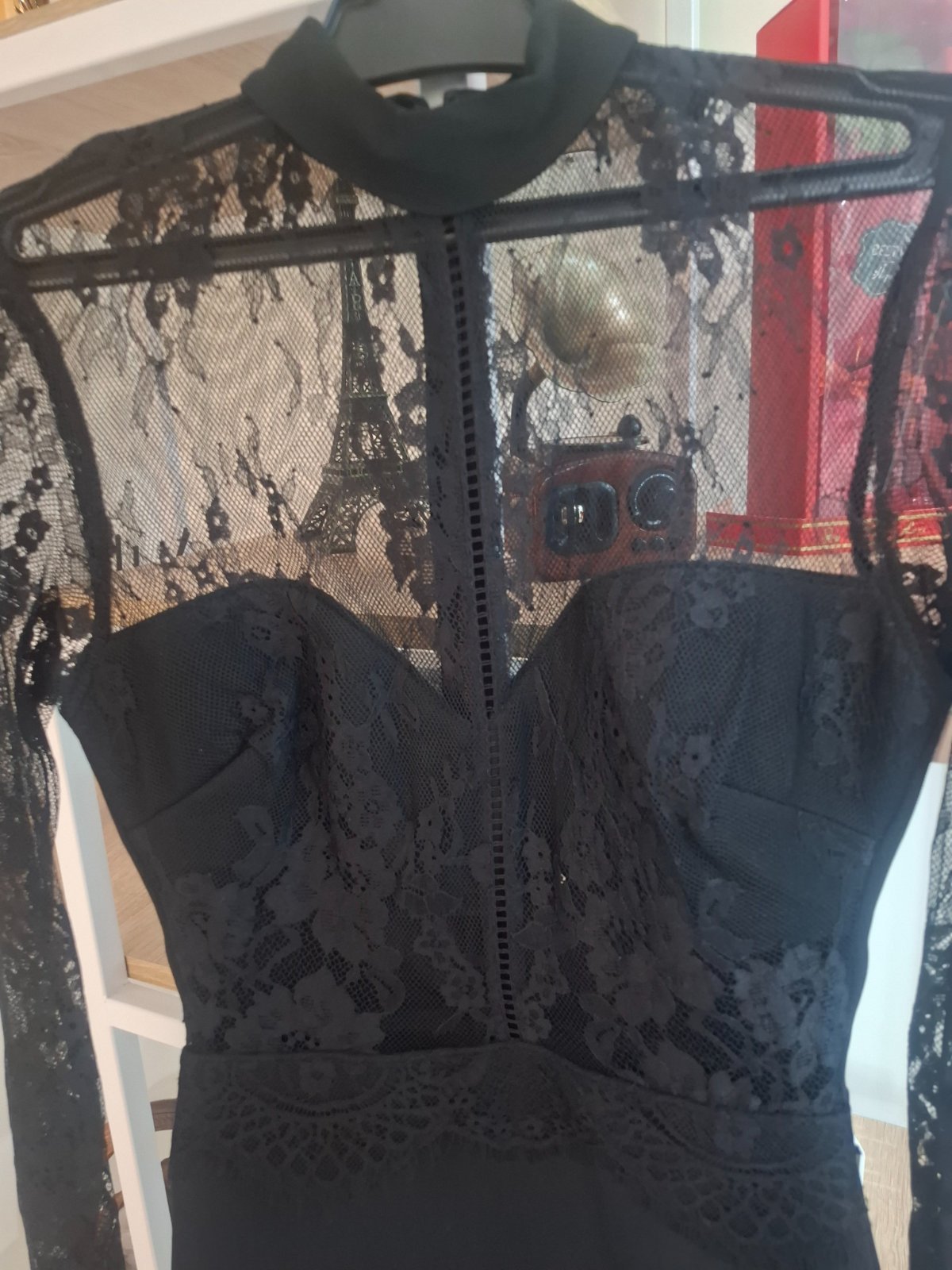 Robe noir jamais porteé