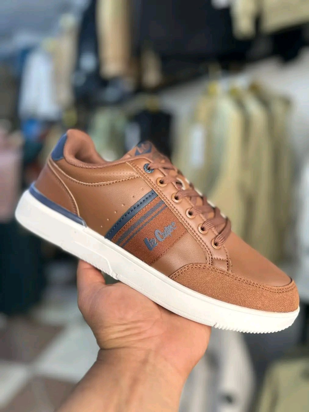 Chaussure sport chic Lee Cooper