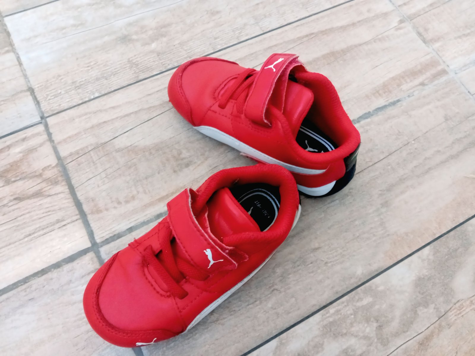 Puma Baskets Scuderia Ferrari Drift Cat 7 V enfant