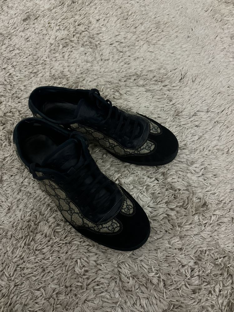 Gucci authentique 42
