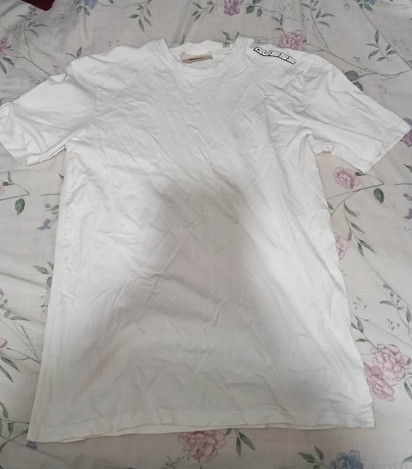 Tshirt Guess taille M/L blanc 