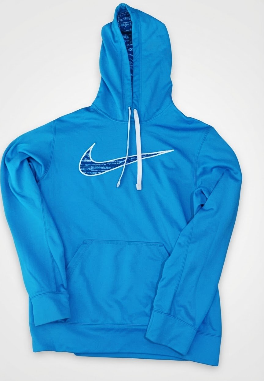 Veste Nike bleu taille S mais tlabes M sans defauts