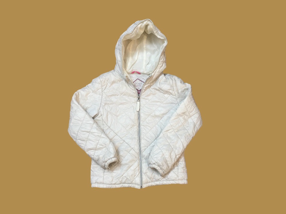 Doudoune à capuche Bersheka pour enfant .