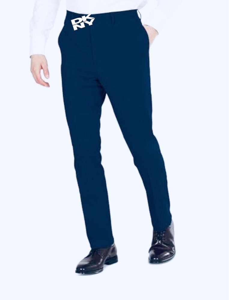 Pantalon pour homme coupe moderne.