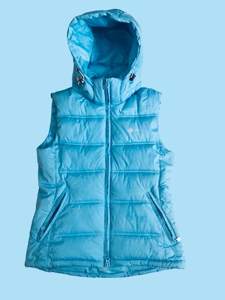 Doudoune H&M pour femme.