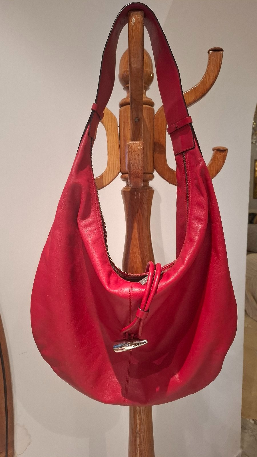 Sac Burberry en cuir rouge avec intérieur à motif iconique 