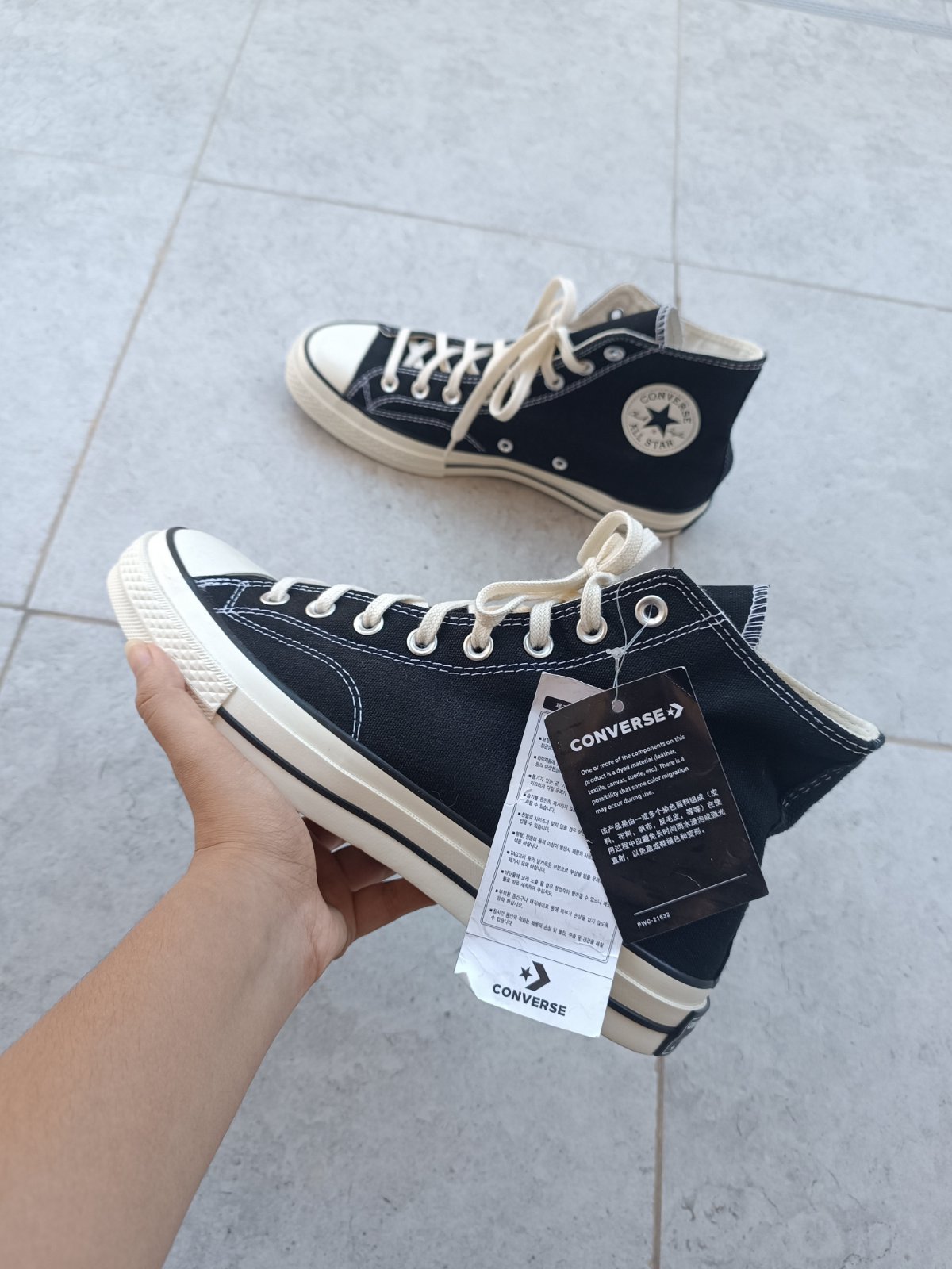 CONVERSE neuf avec étiquette P44 