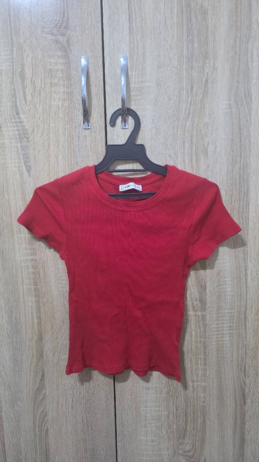 Pull rouge basique