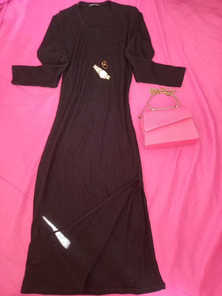 Robe noir ajusté 