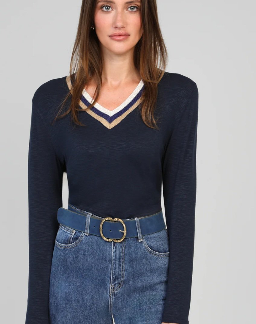  profiez Col V Morgan taille M - 38 dhkhamet midhkhem 3allekhr c'est unique tendance , trés classe 