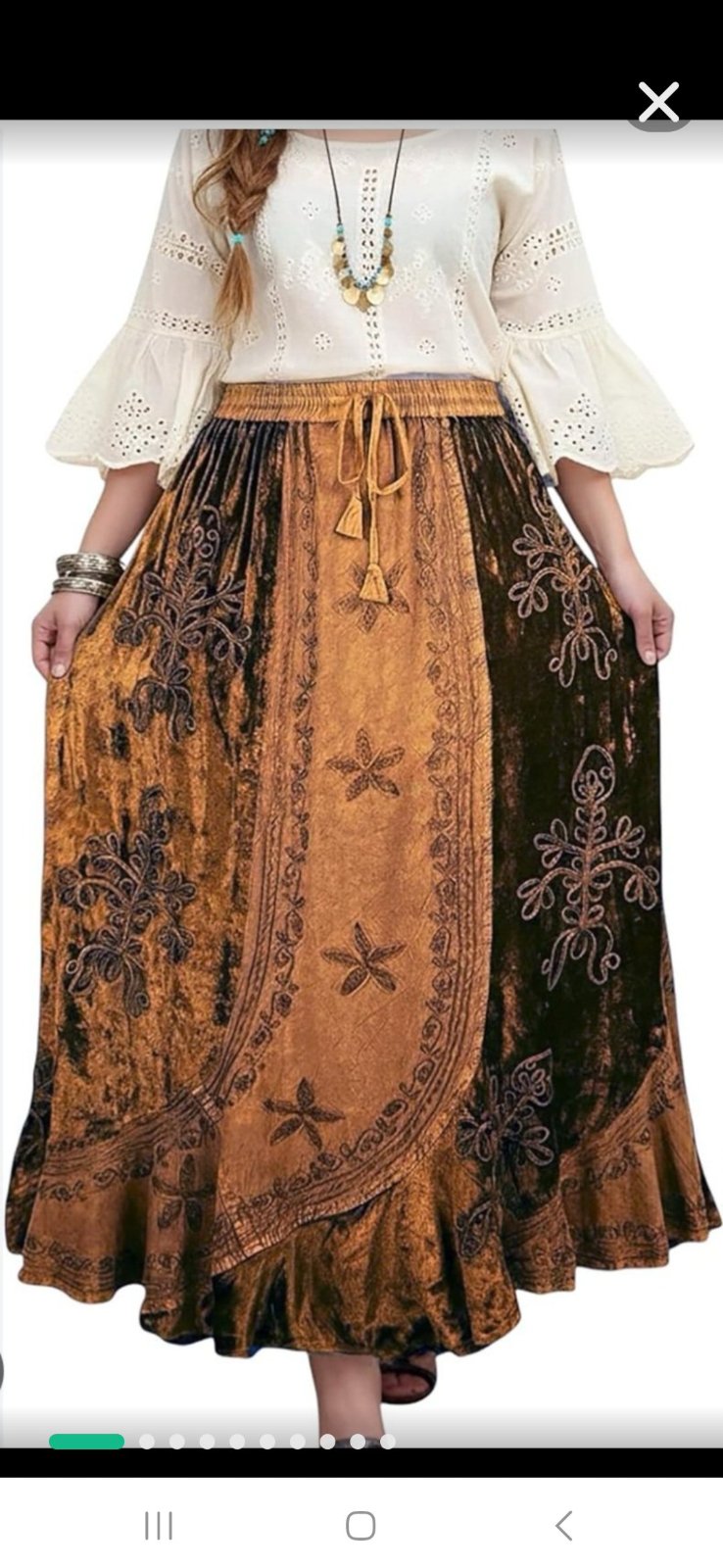 Une jupe bohème vintage d'exception où le voile vaporeux rencontre le velours somptueux, sublimée par de délicates broderies artisanales. Une création rare au charme intemporel. Free Size ( 3XL / 4XL / 5 XL )