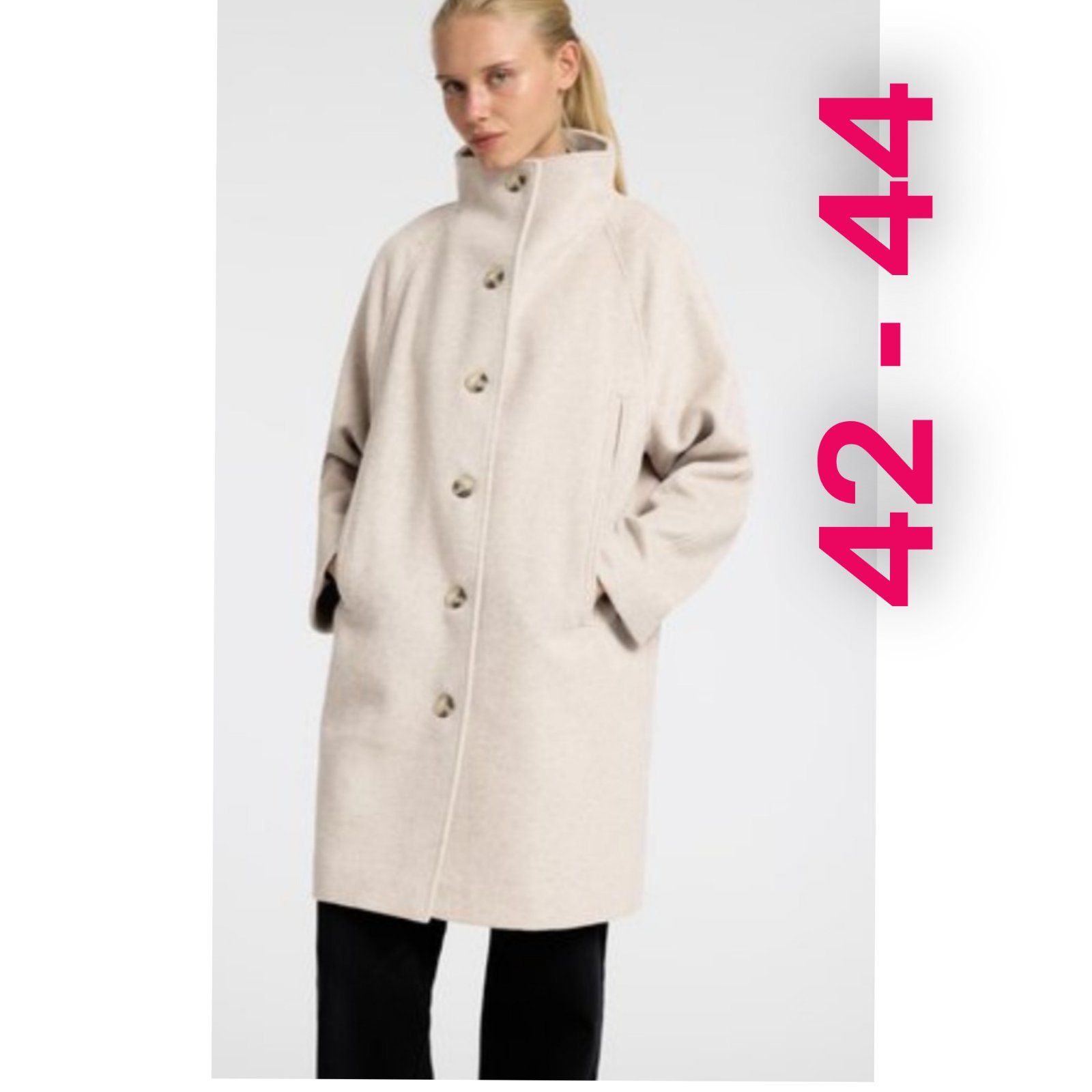 Monteau  oversize en laine vierge neuf , taille EU 44. Coupe moderne et confortable, matière noble et chaude, finitions soignées , idéale pour un style élégant et intemporel.