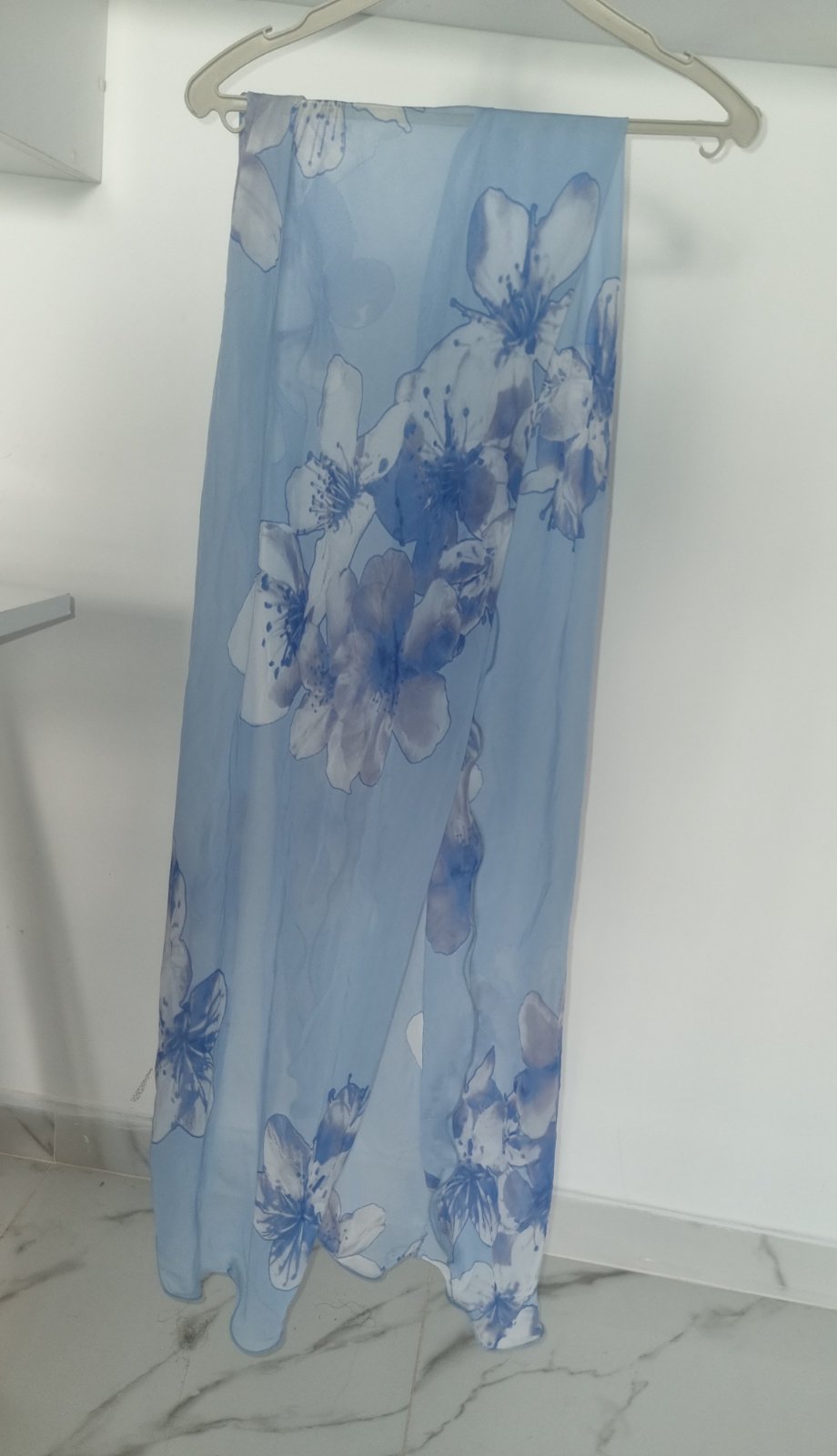 Echarpe fleurie calvin klein
