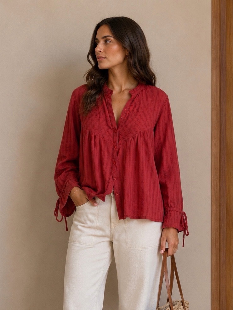 Blouse rouge fluide à manches nouées