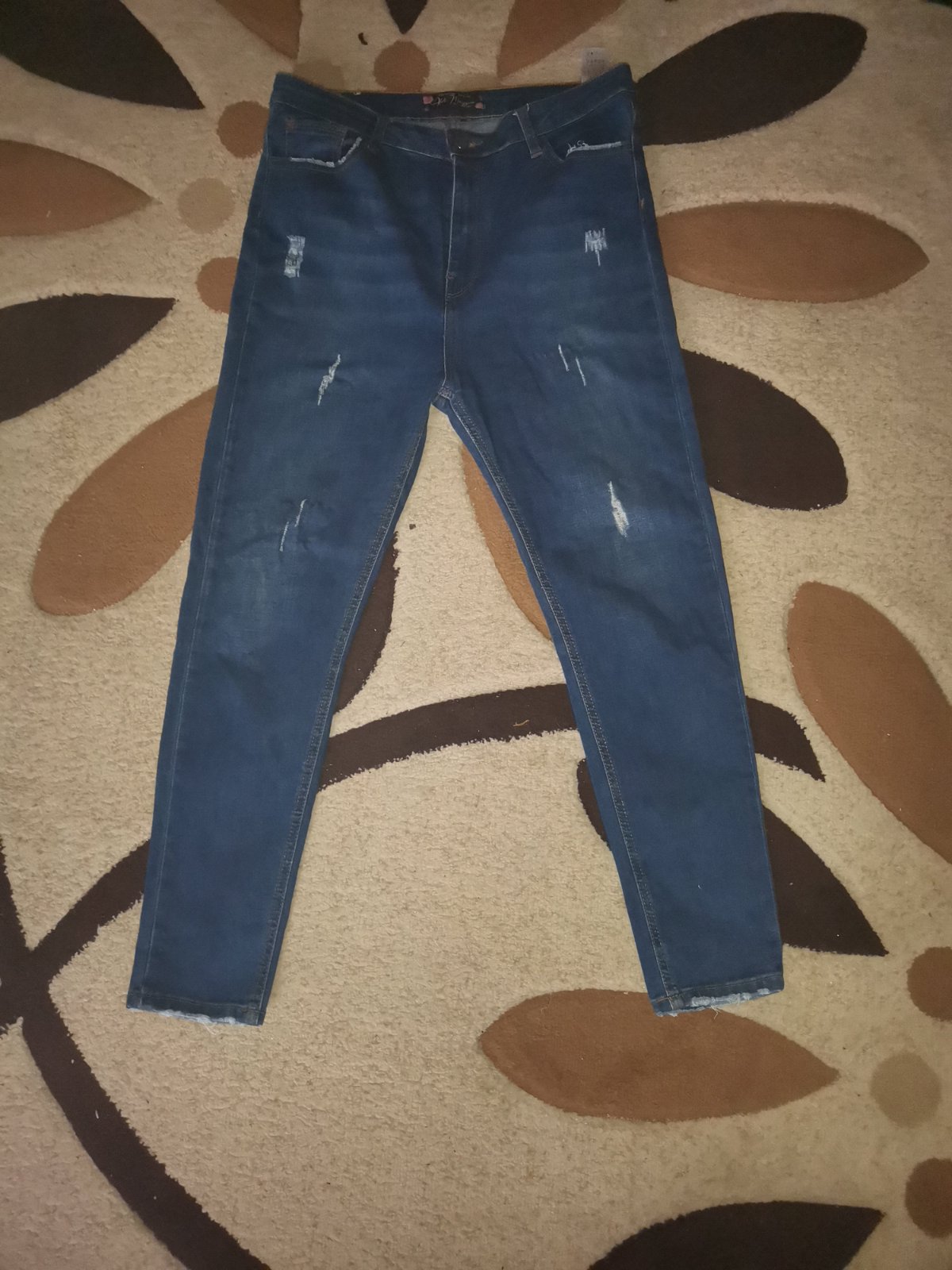 Pantalon djean taille 44/42( elastiqué) 