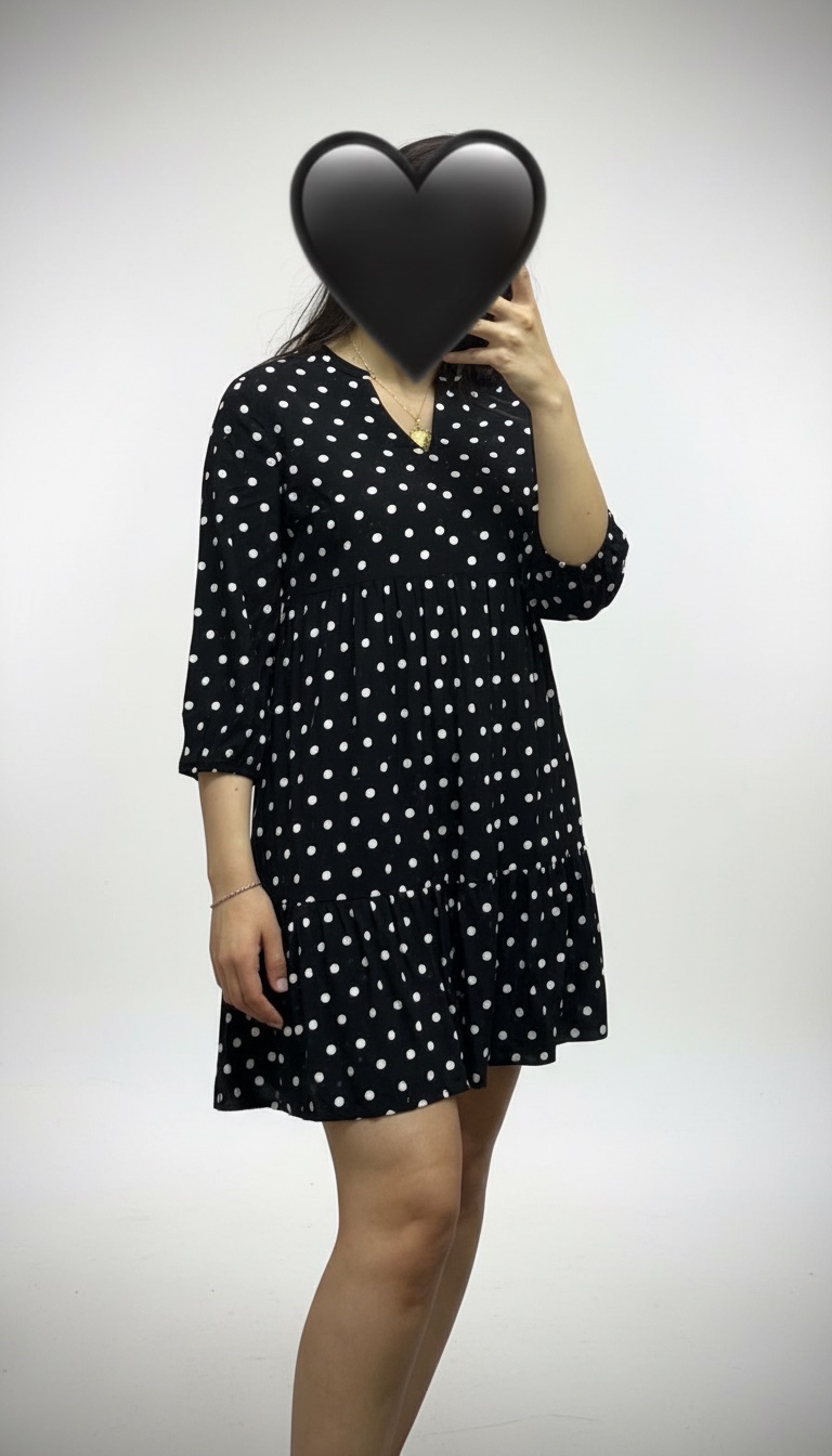Robe noire à pois  