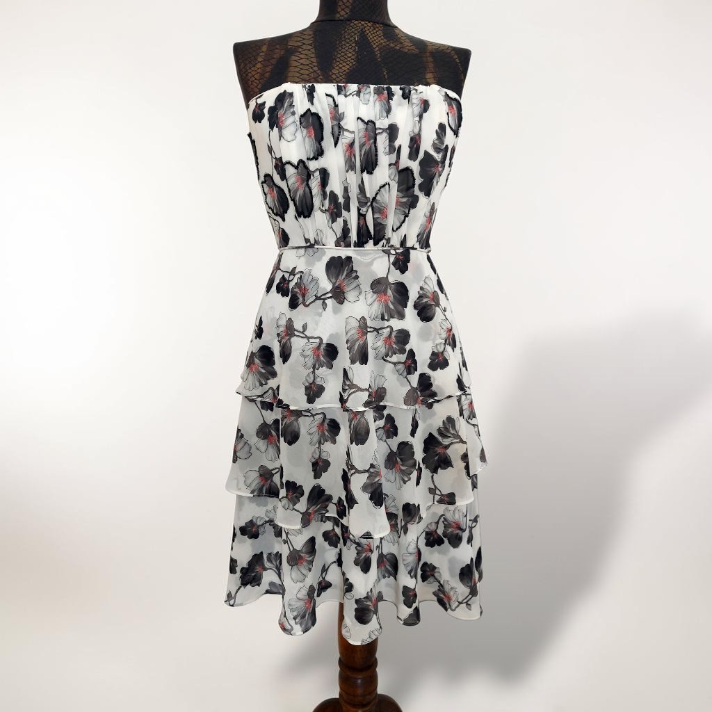 Robe de cocktail bustier brodée 🌸