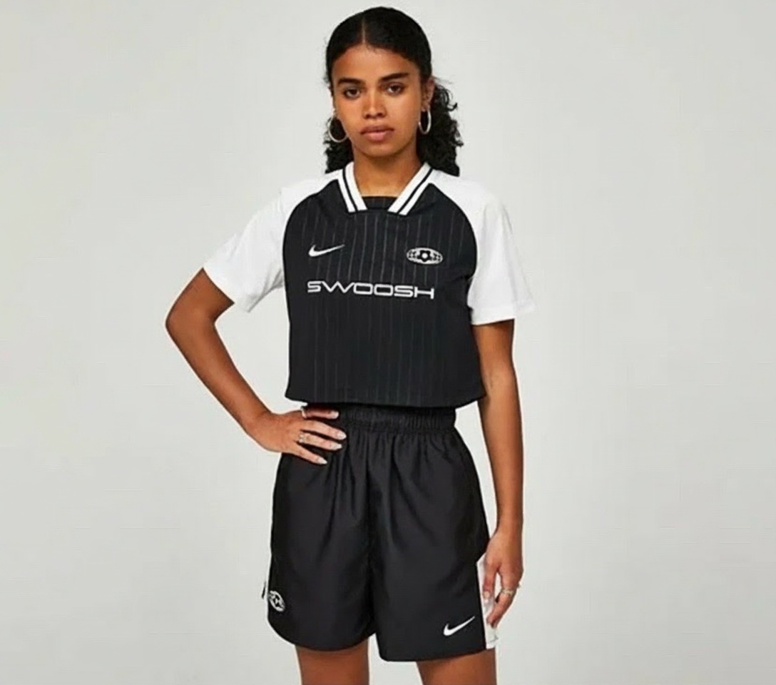 T shirt Nike Swooch 