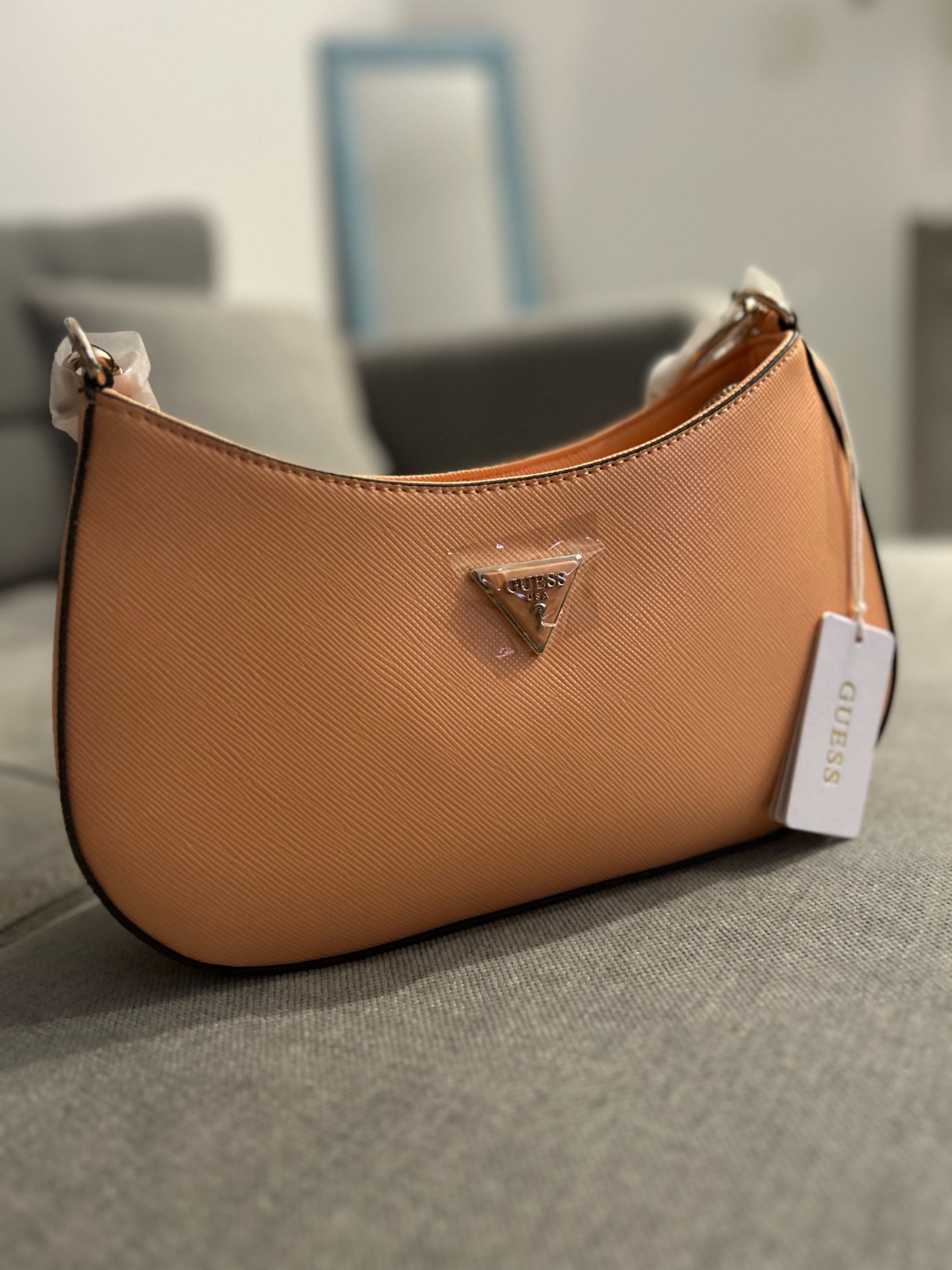 Sac à mai Guess avec étiquette