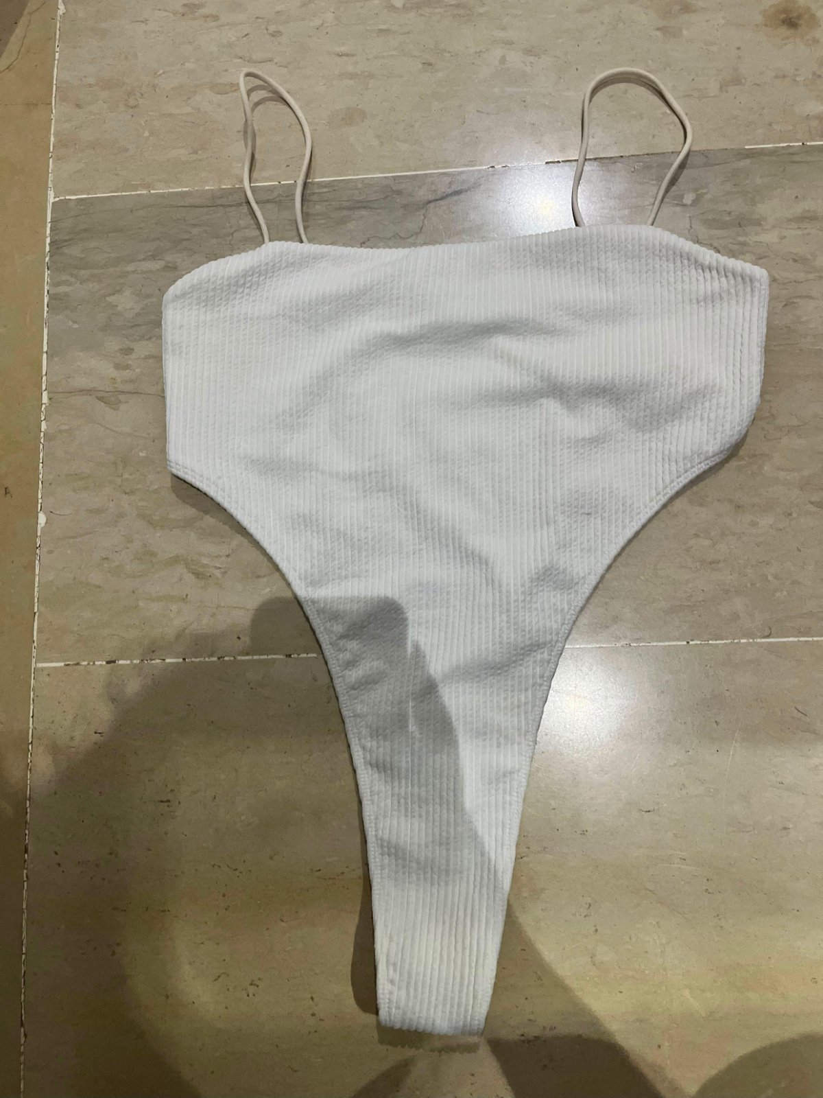 Suit body bershka taille M