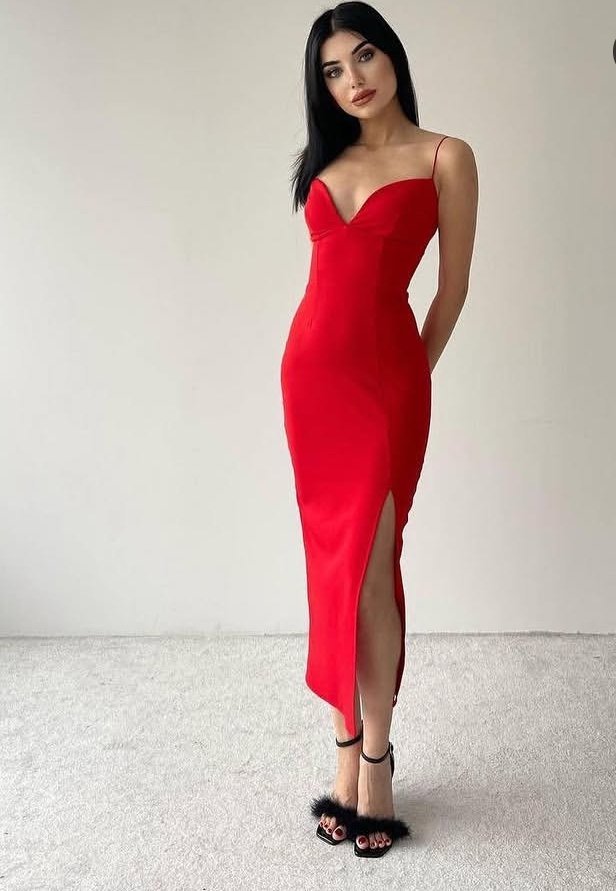 Robe rouge en satin
