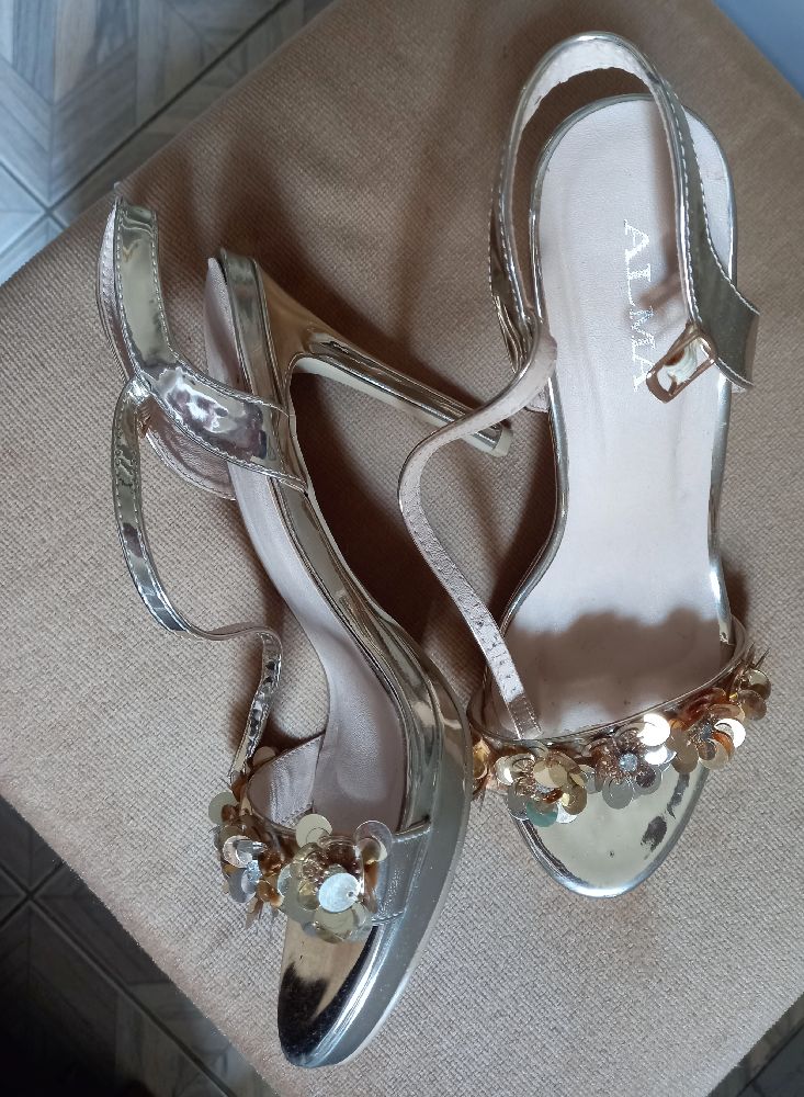 sandales à talons hauts 