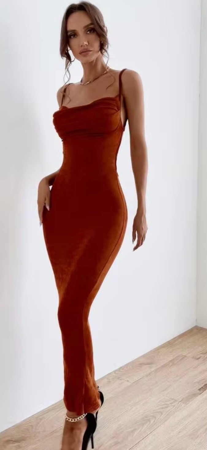 Robe dos-nu à noeud 