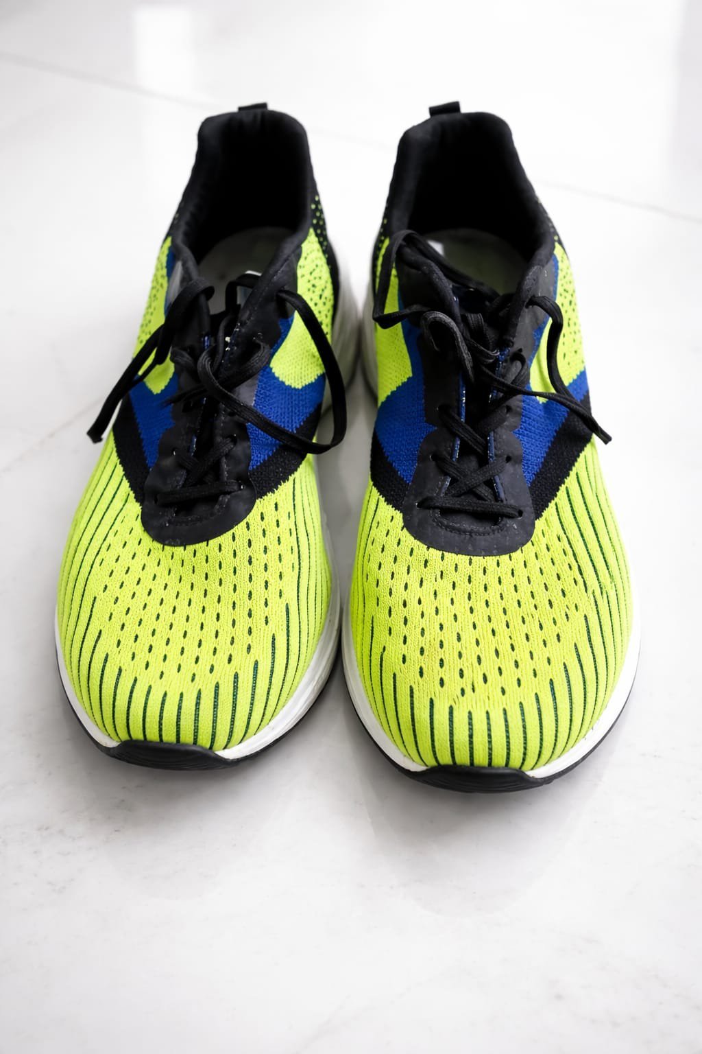 Chaussures de sport respirantes vert fluo et noir –Style dynamique et confortable