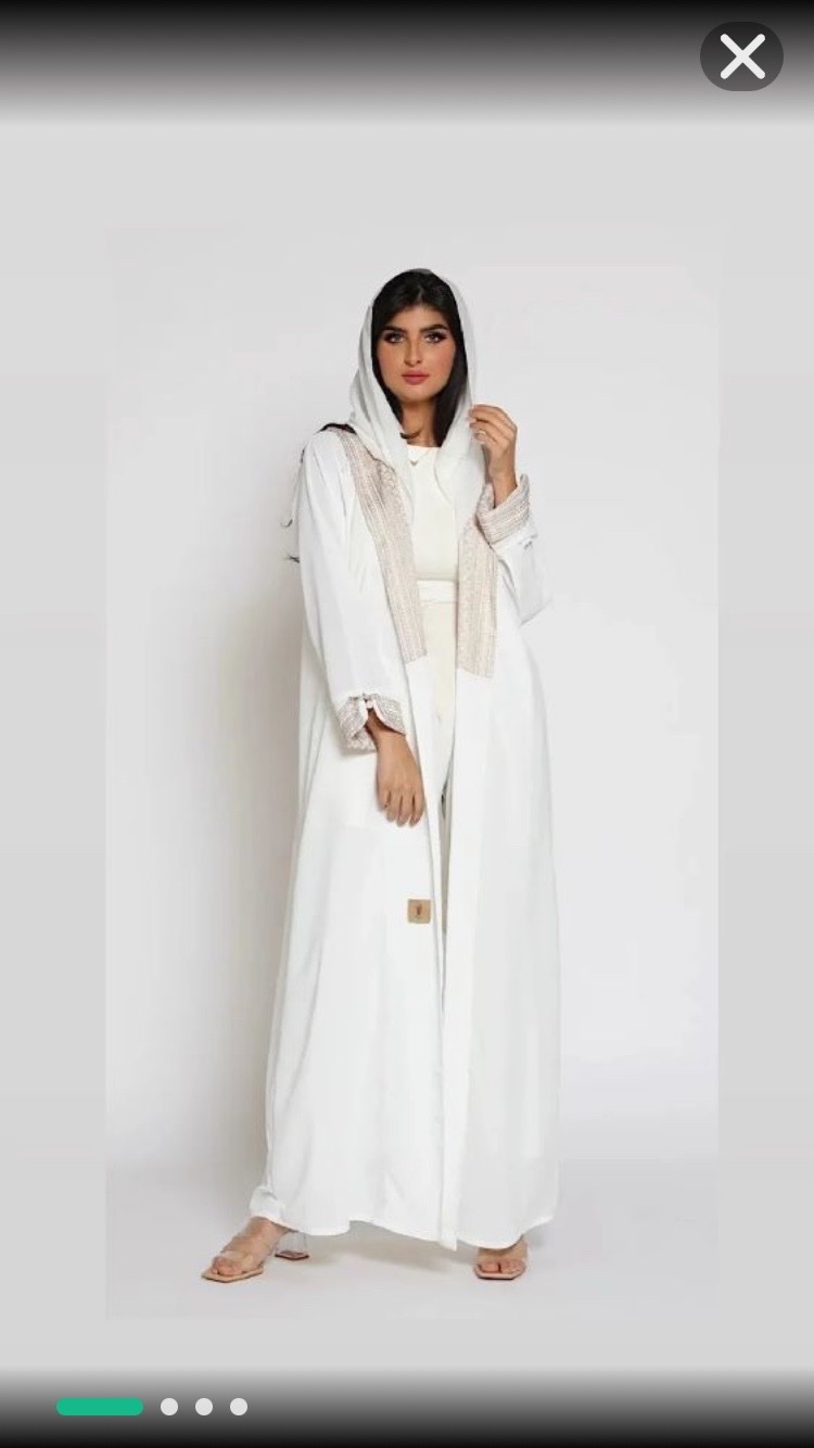 Abaya باللون السكري