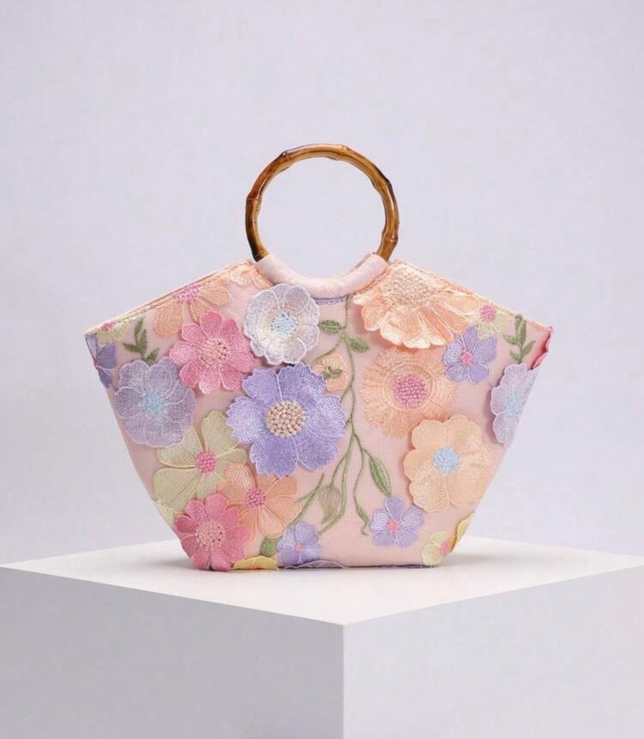 Sac à main fleuri brodé – Poignée bambou