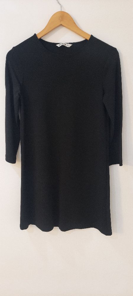 Robe noire de la marque Stradivarius 