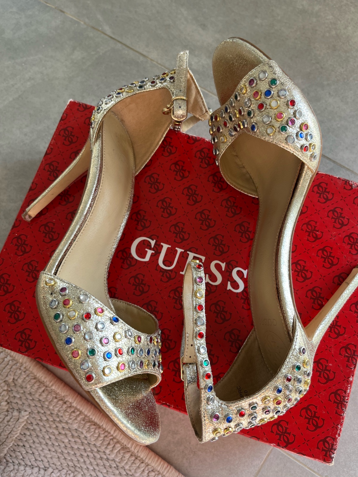 Escarpin GUESS 
