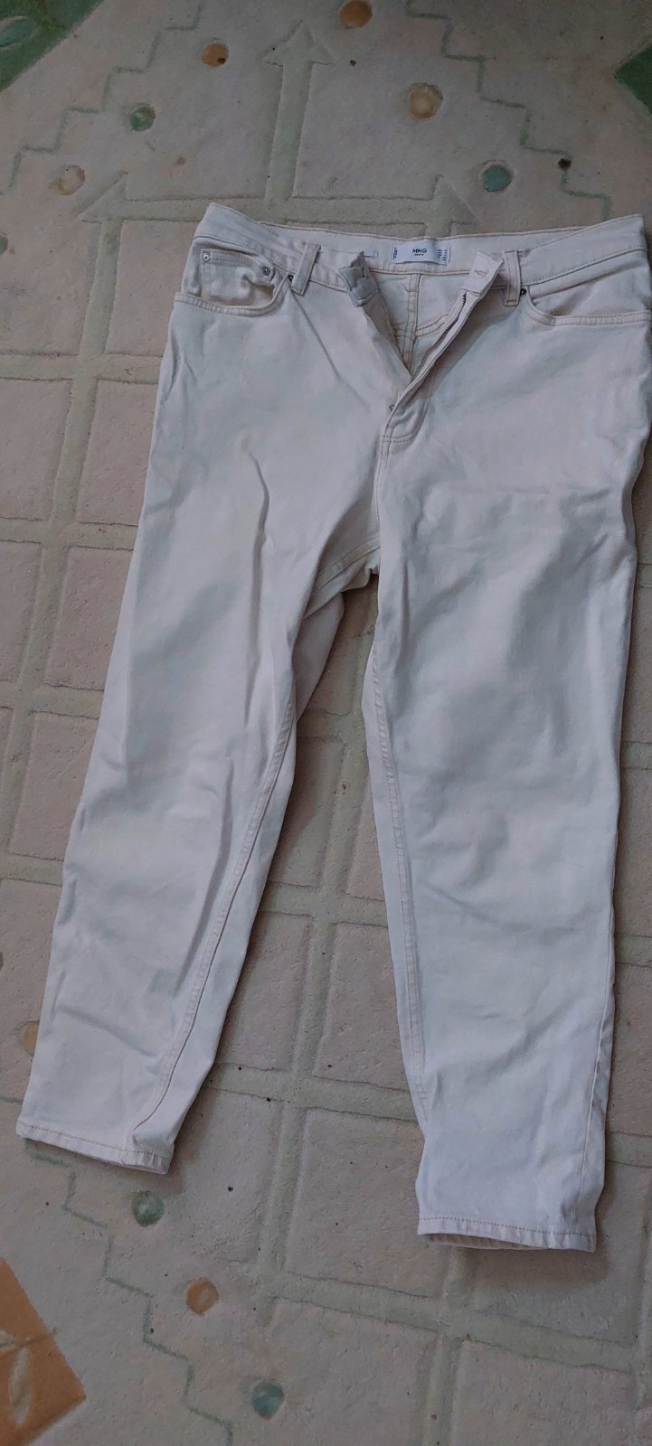 Djean mom fit