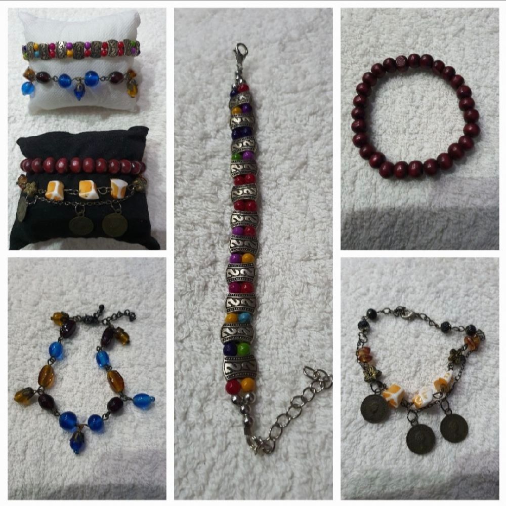 4 bracelets 