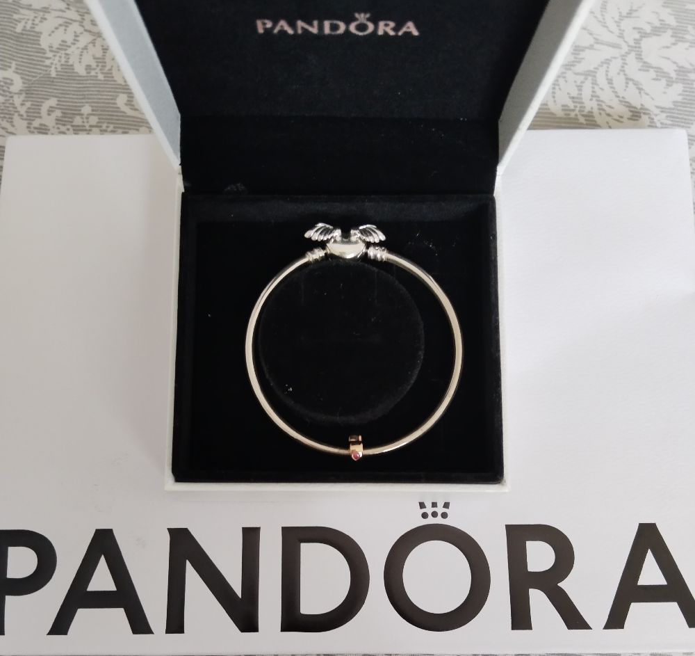 Bracelet jonc Pandora authentique avec charm
