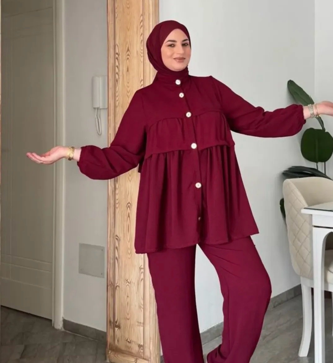 Ensemble burgandy taille 40 jamais utilisé