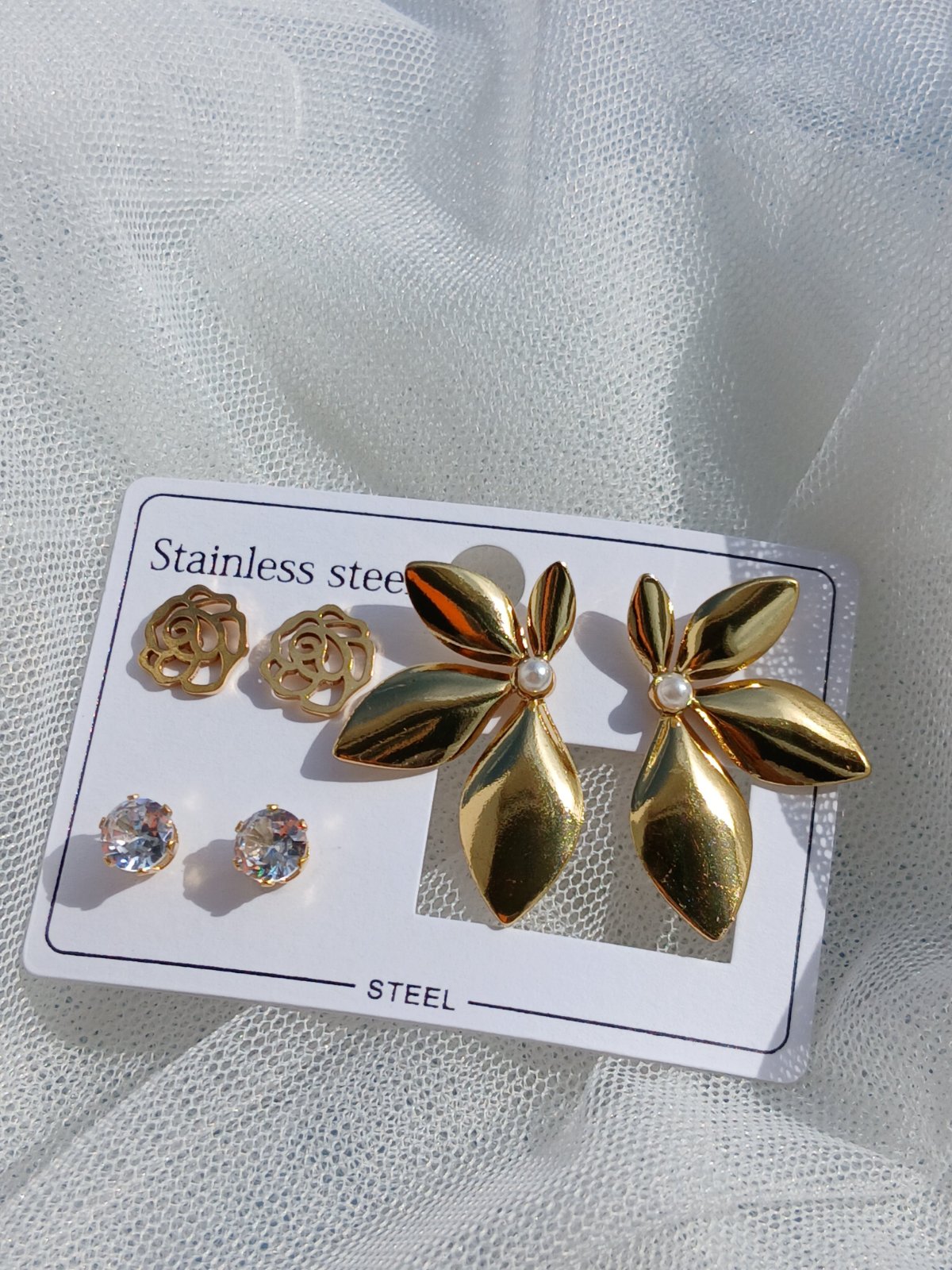 Série des boucles d’oreilles chic 