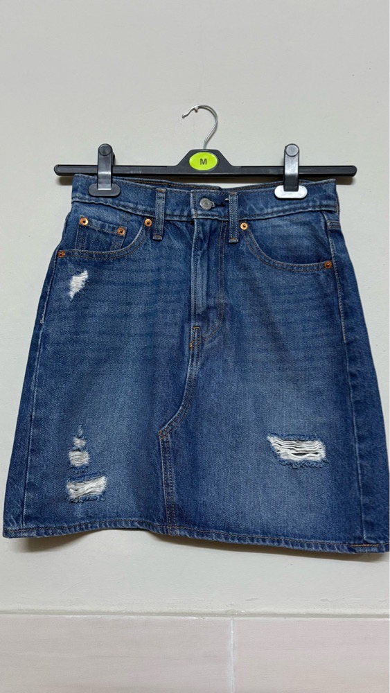 Jupe en jean de la marque levis 